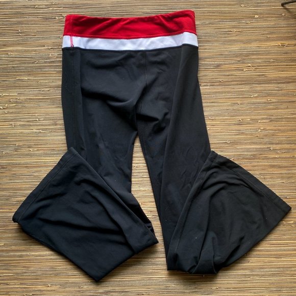 Vintage Lululemon Red/White/Black Groove Flare Yoga Pants - Size 8 TALL - Picture 2 of 10